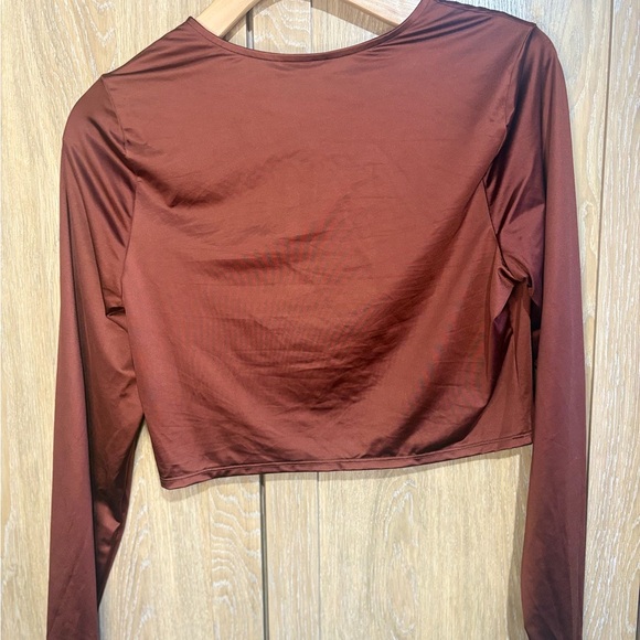 Alia Pure Black Ruched Rashguard - Picture 4 of 5